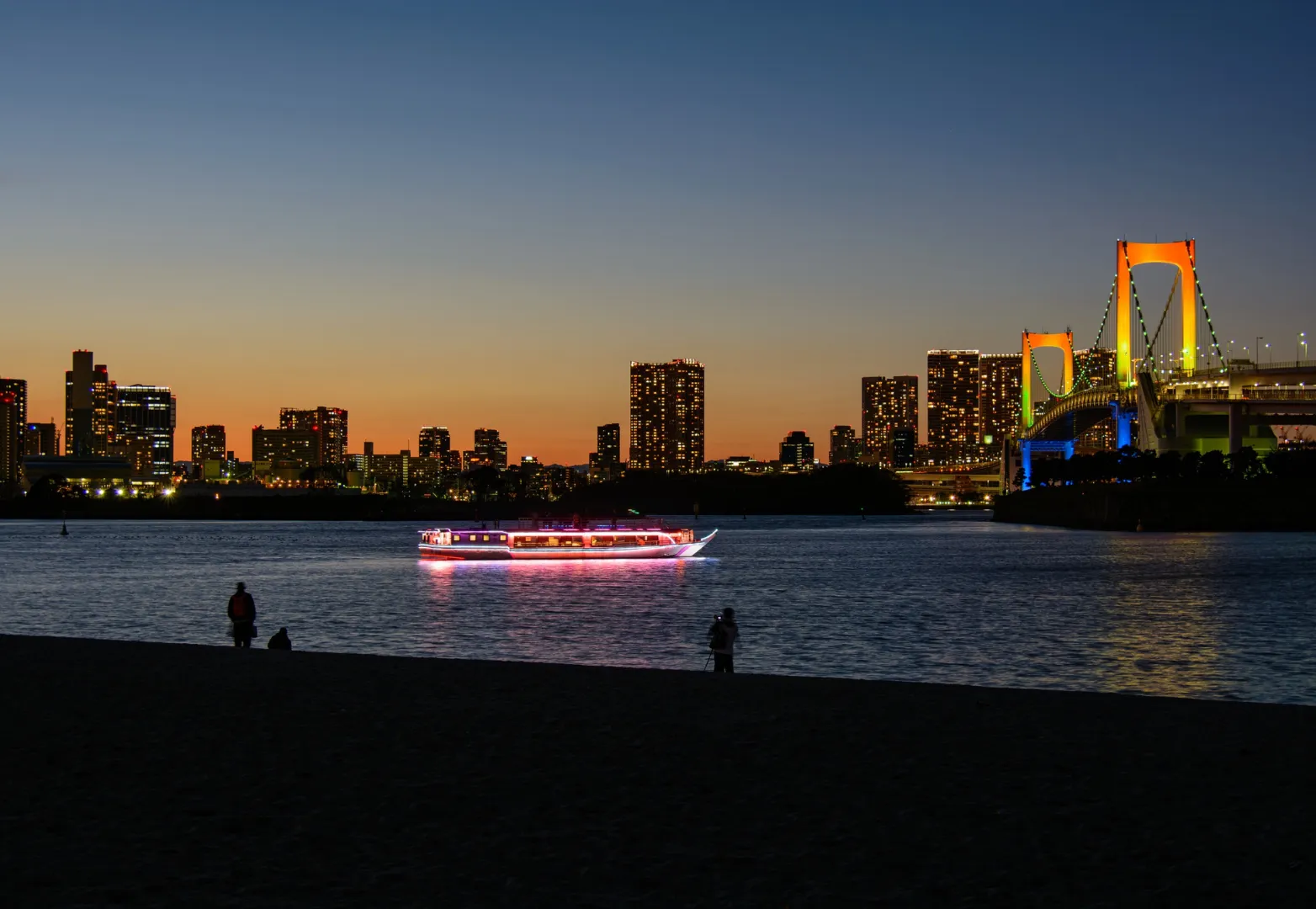 32. สวนริมทะเลโอไดบะ (Odaiba Seaside Park)