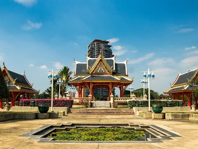 6. 紀念建國公園