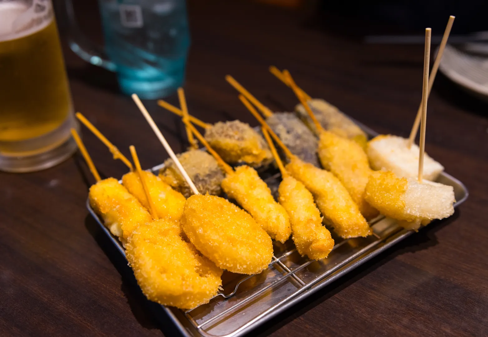 3. Kushikatsu Daruma (คุชิคัตสึ ดารุมะ) - ของทอดเสียบไม้ ร้านคุณลุงหน้าดุ