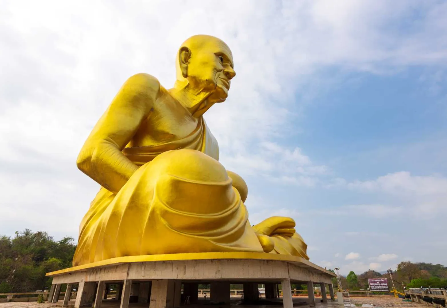 พุทธอุทยานอาณาจักรหลวงปู่ทวด เขาใหญ่