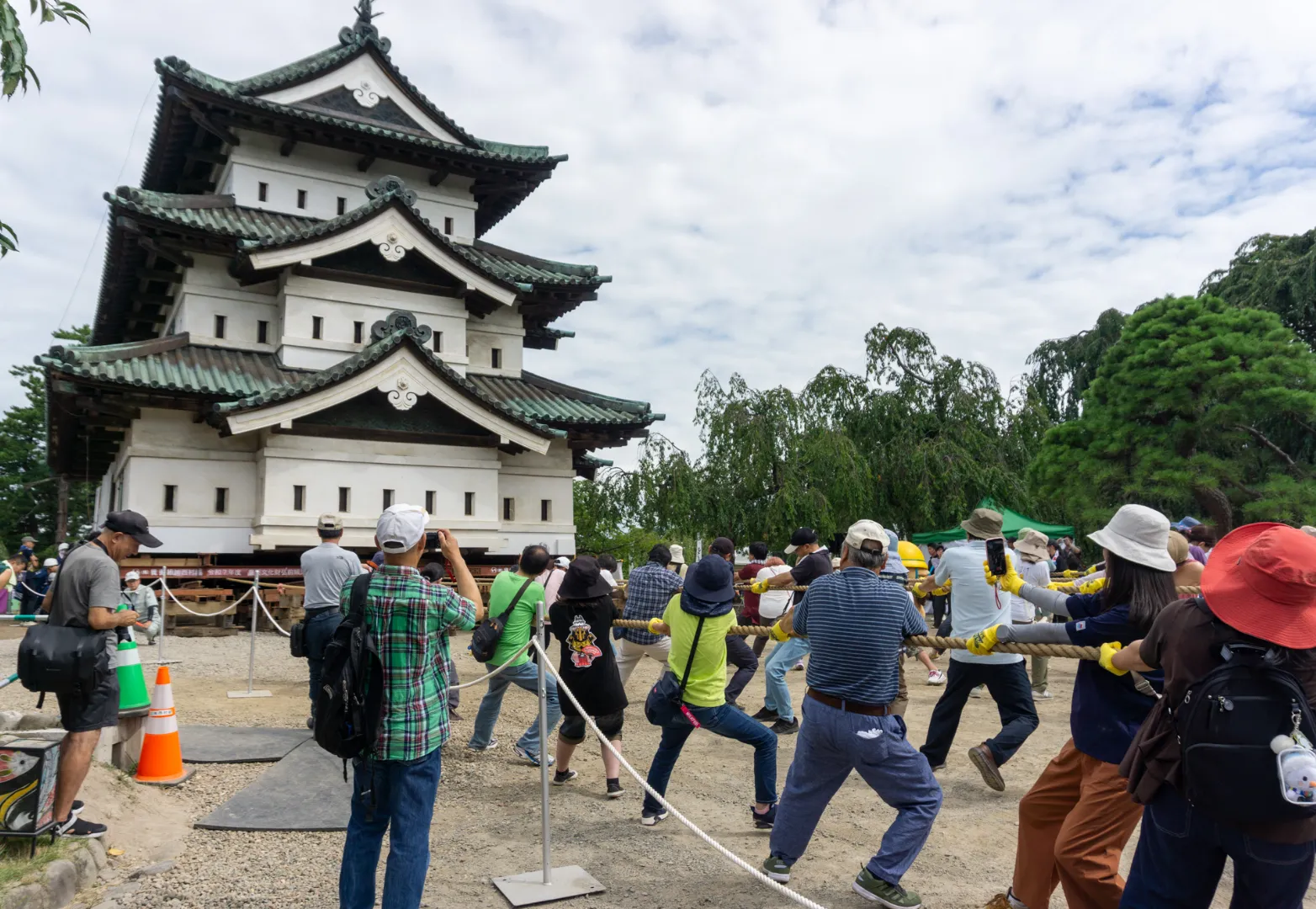ปราสาทฮิโรซากิ (Hirosaki Castle)