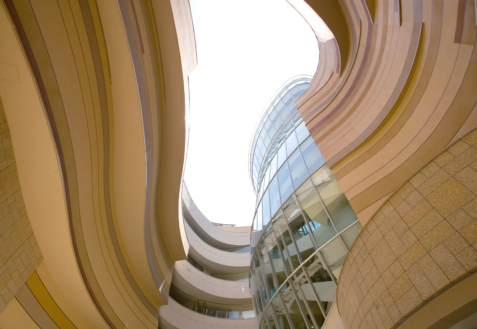 11. นัมบะพาร์กส์ (Namba Parks)